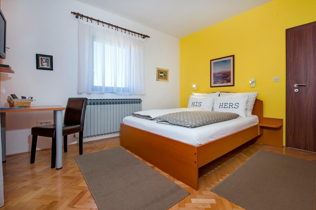 Apartments Erik B&B Adults Only Rovinj Bagian luar foto