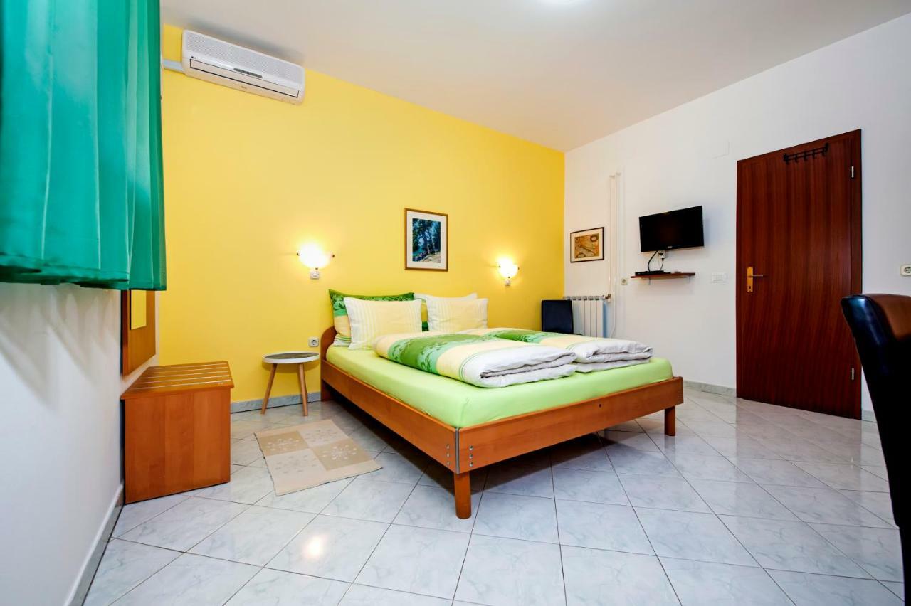 Apartments Erik B&B Adults Only Rovinj Bagian luar foto